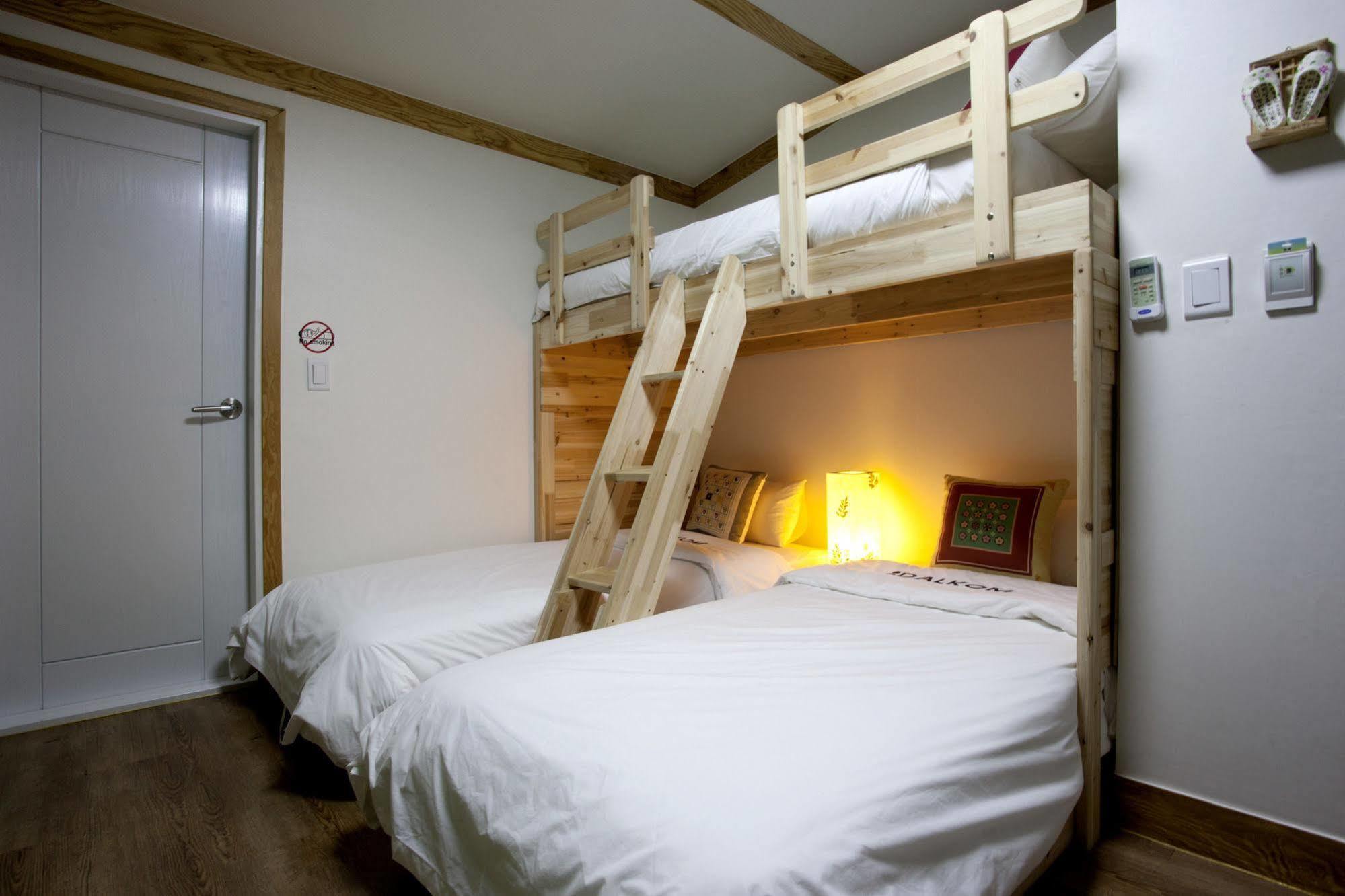 Mini Hotel Dalkom In Dongdaemun Seoel Buitenkant foto