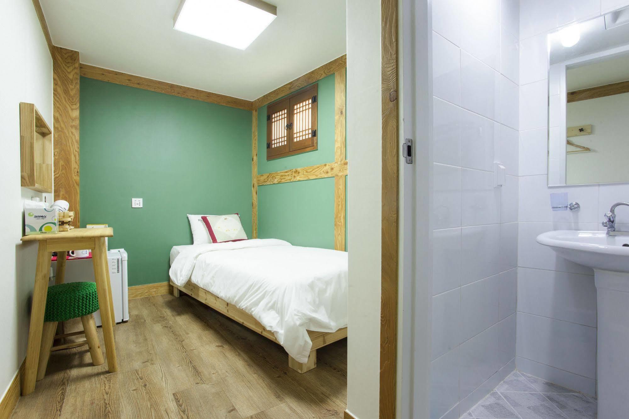 Mini Hotel Dalkom In Dongdaemun Seoel Buitenkant foto
