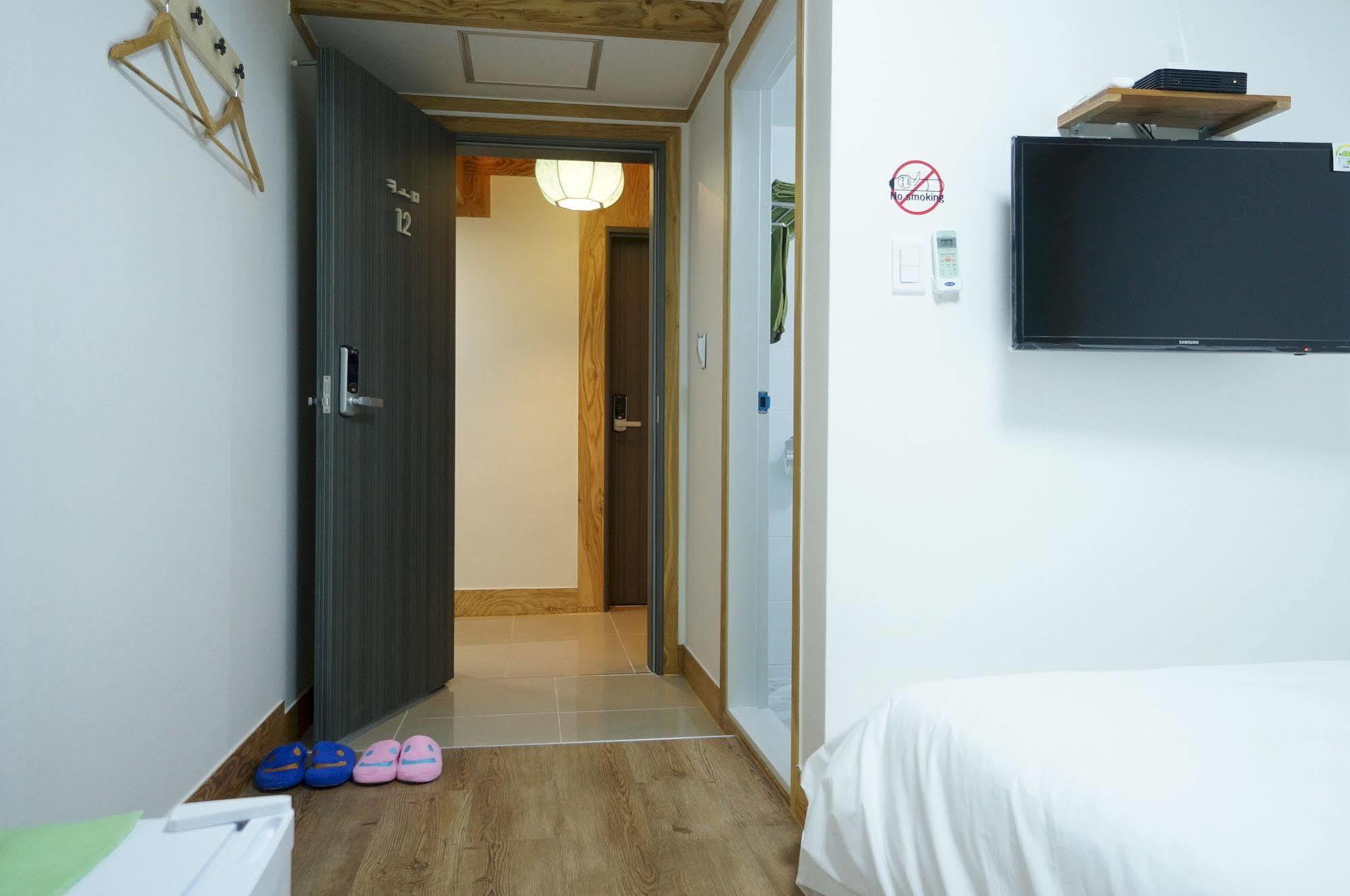 Mini Hotel Dalkom In Dongdaemun Seoel Buitenkant foto