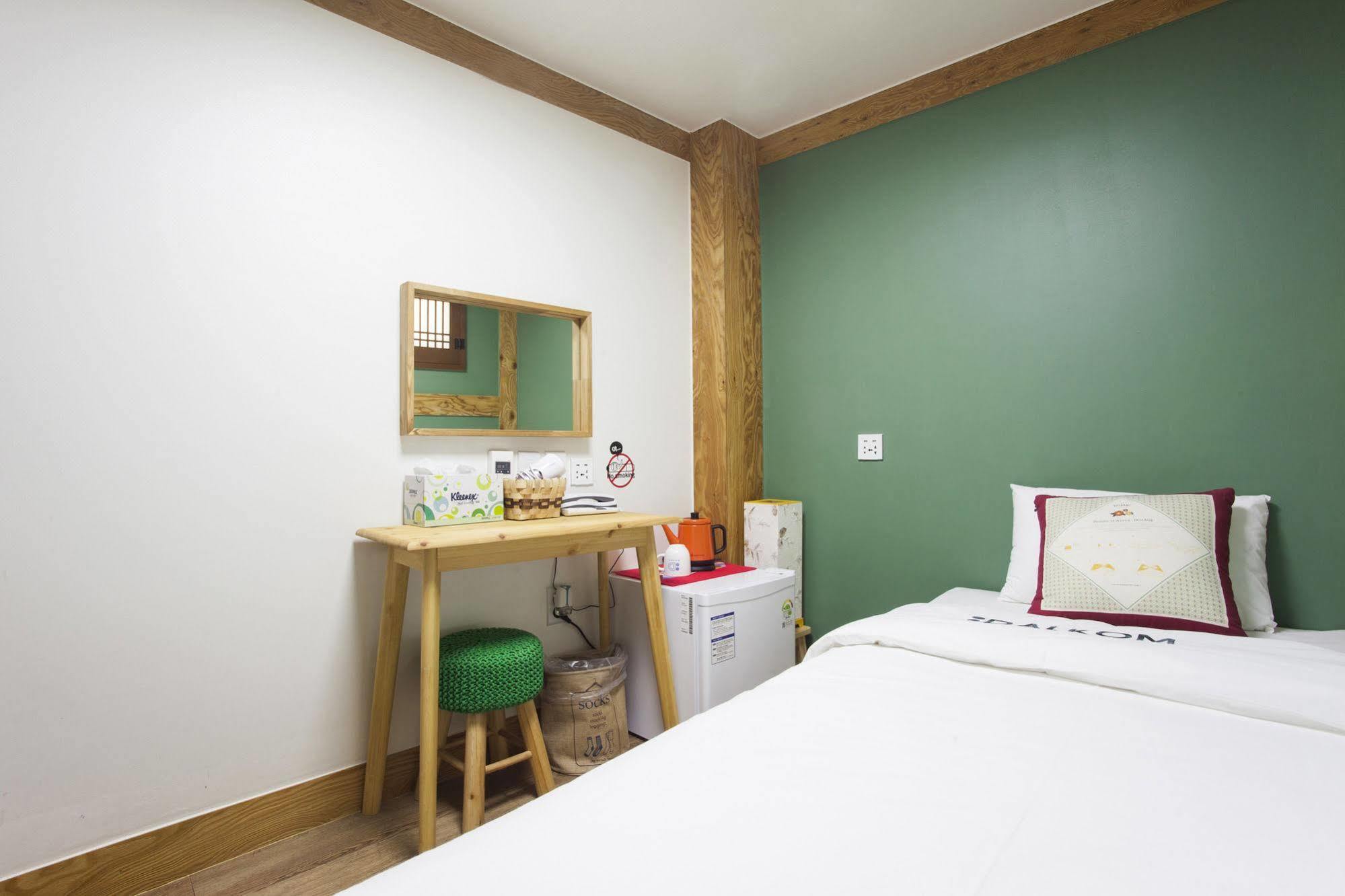 Mini Hotel Dalkom In Dongdaemun Seoel Buitenkant foto